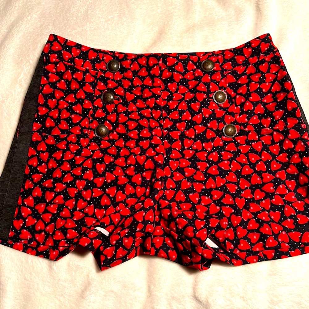 DisneyAlice looking Glass Designer Collection shorts